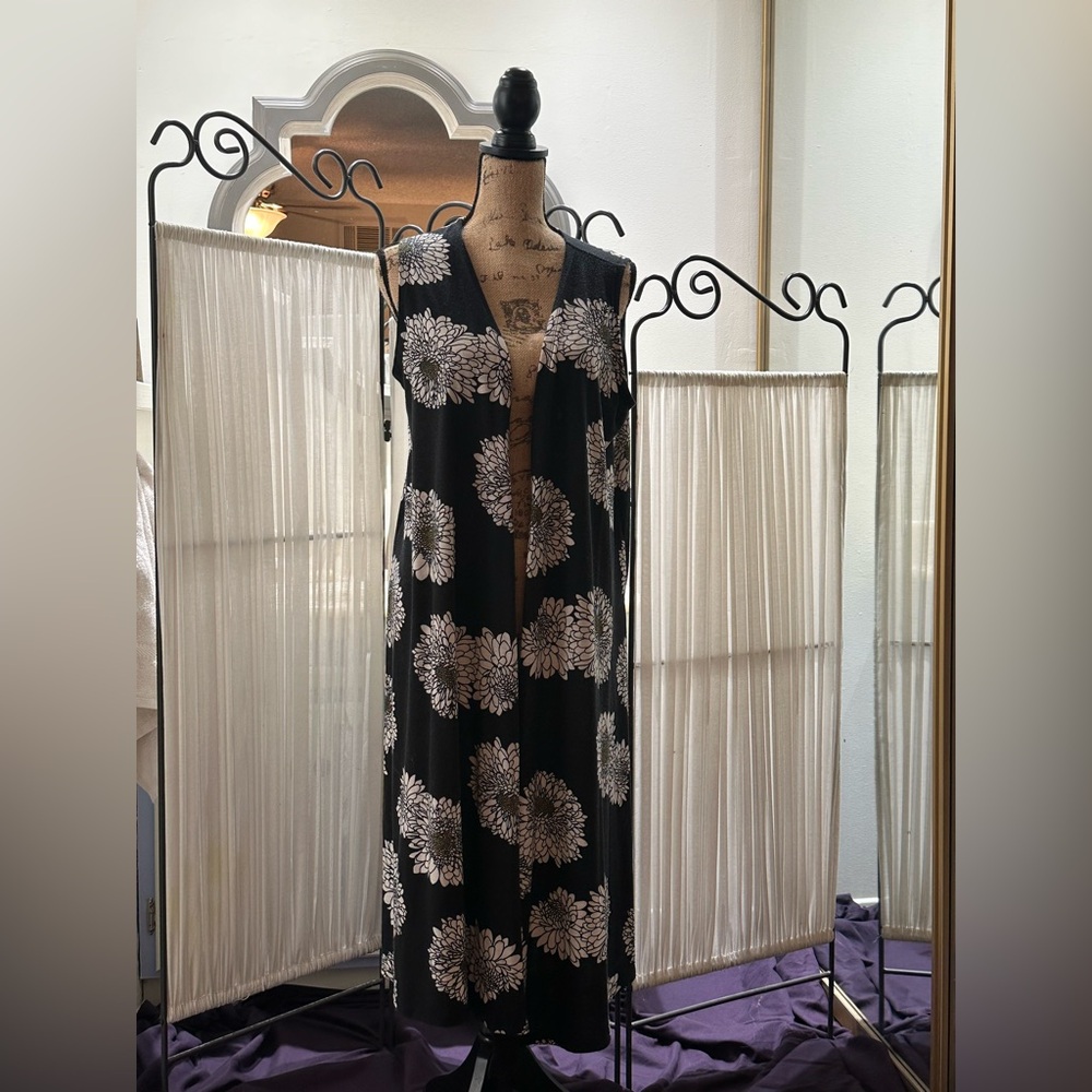 LulaRoe Joy duster black with white flowers MEDIUM